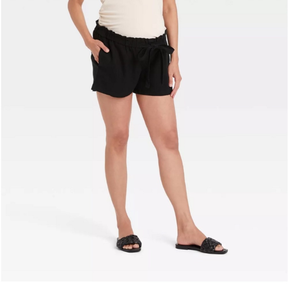 Isabel Maternity Black linen blend paper
bag shorts, pockets/elastic waistband L